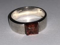 Янтарь  - Кольцо с янтарным камнем. Камень натурального цвета